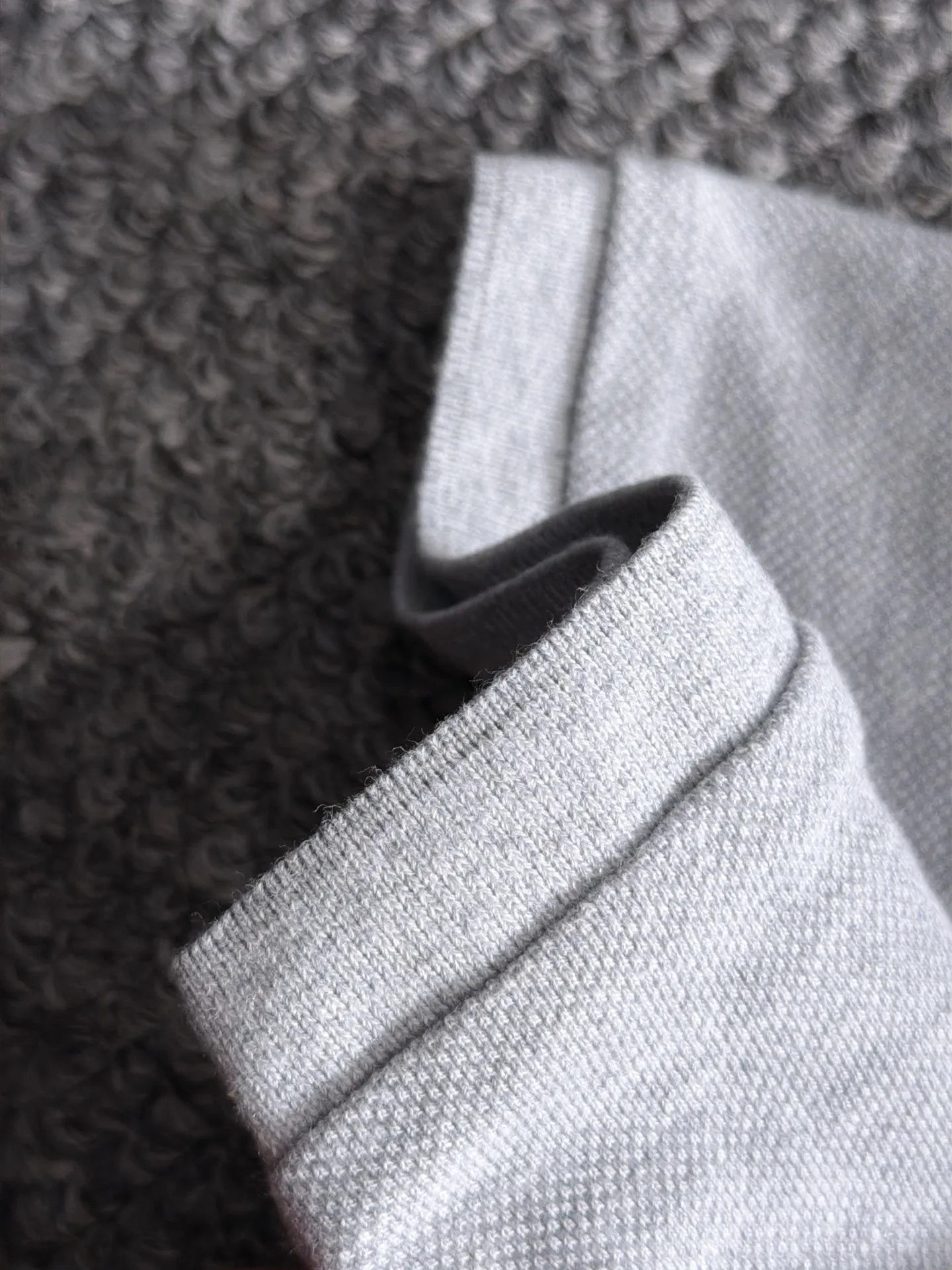 French Crocodile 2026 Spring and Summer Official Website Synchronization The Newest Arrival Style Classic Versatile Business Casual Polo Neck T-shirt Made of imported beaded cotton fabric, comfortable and breathable, with delicate texture and super soft skin-friendly touch! Lapel design, absolutely crisp and handsome fit! The sewing process with this density is absolutely meticulous in handling details! Skin-friendly and smooth to the touch, it is a perfect combination of comfort and breathability! The fabric properties are all excellent! Full of high-end feel! Simple and elegant design, Versatile is extremely wearable! All three standards! It is highly recommended to buy it, and you will never see a style like this outside! On sale on the official website! Size:M-2XL​